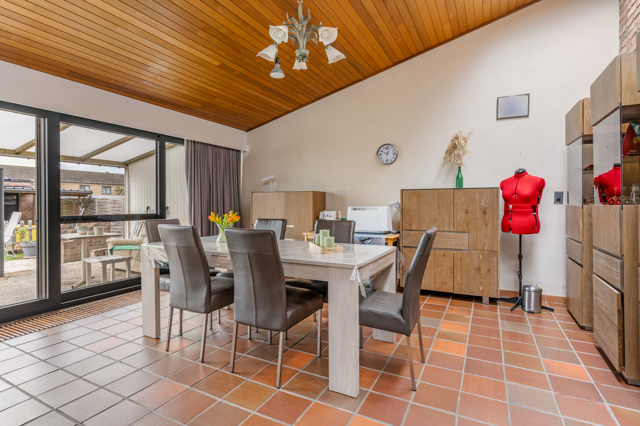 Ruime gezinswoning in een doodlopende straat te Lichtaart! - foto 5