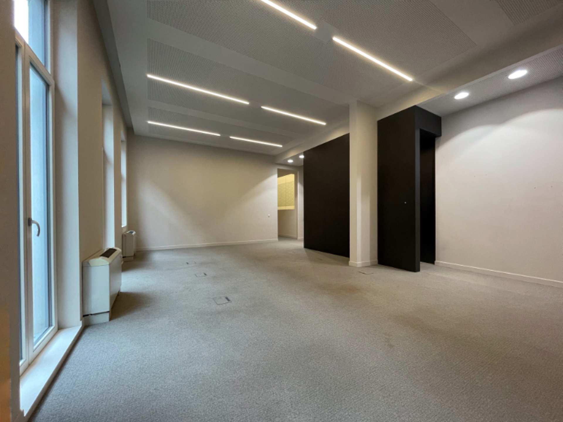 Commercial à louer à Bruxelles - photo 2