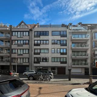 Ontdek dit charmante en energiezuinige appartement, gesitueerd op de derde verdieping van Residentie Camaro, centraal gelegen in het...