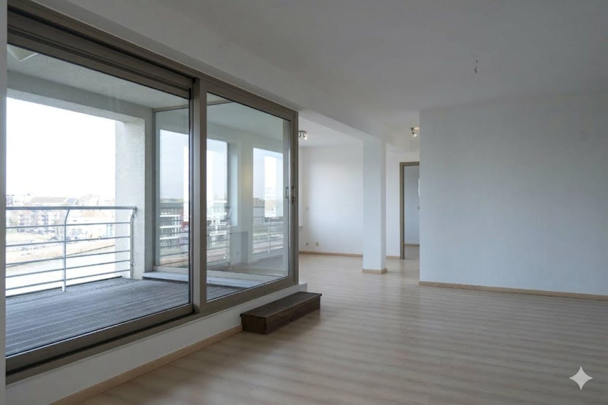 Spacious 1-bedroom apartment with terrace and parking for rent - photo 5
