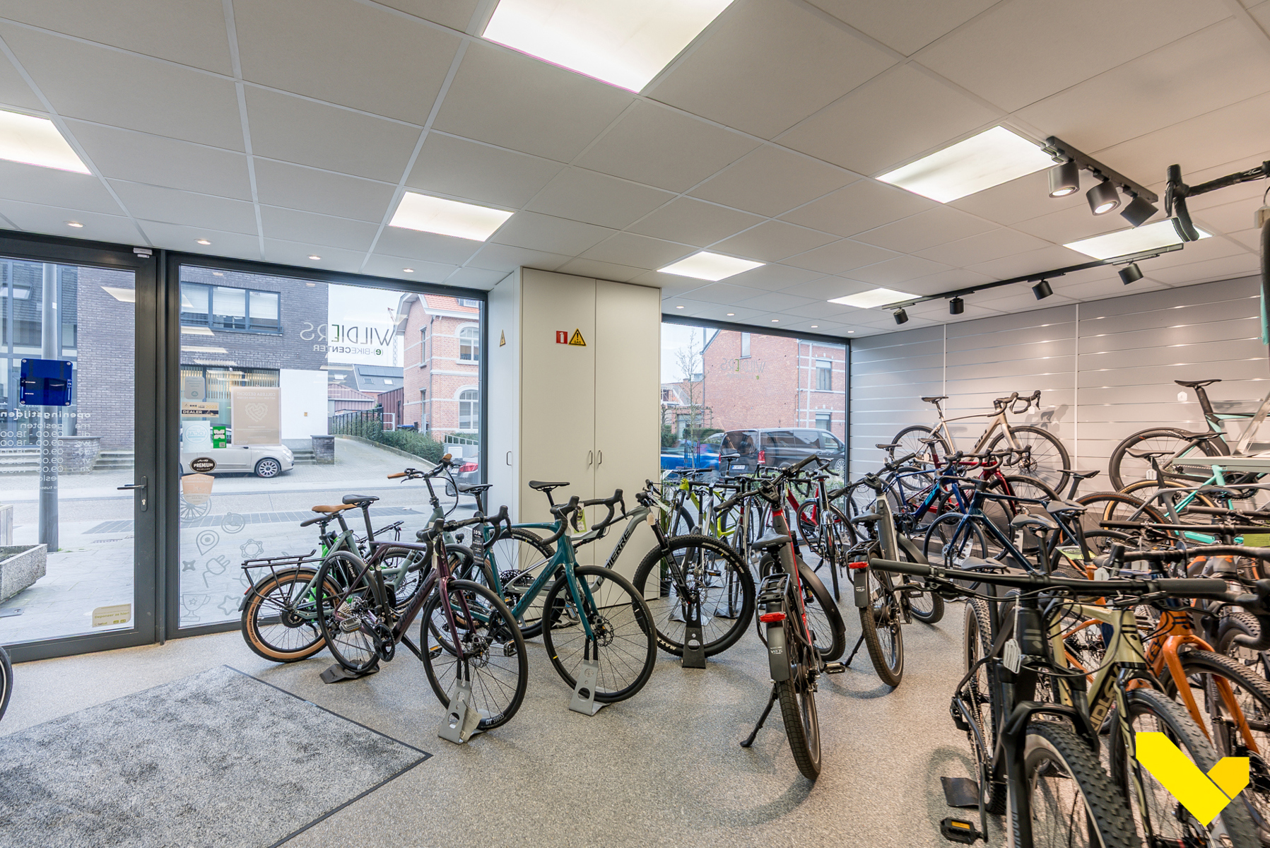 Prachtige winkelruimte met een oppervlakte van 450 m² - foto 4