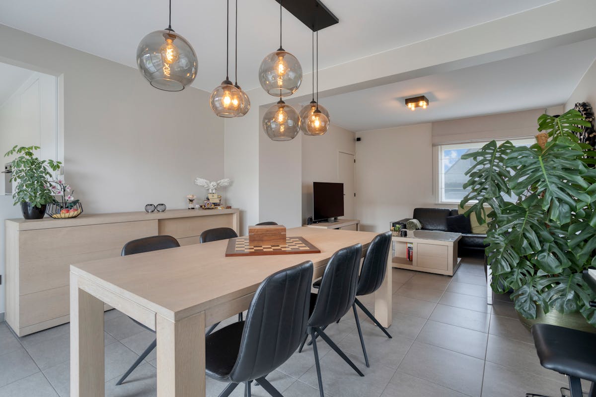 Instapklare halfopen gezinswoning met zonnige tuin en garage - foto 5