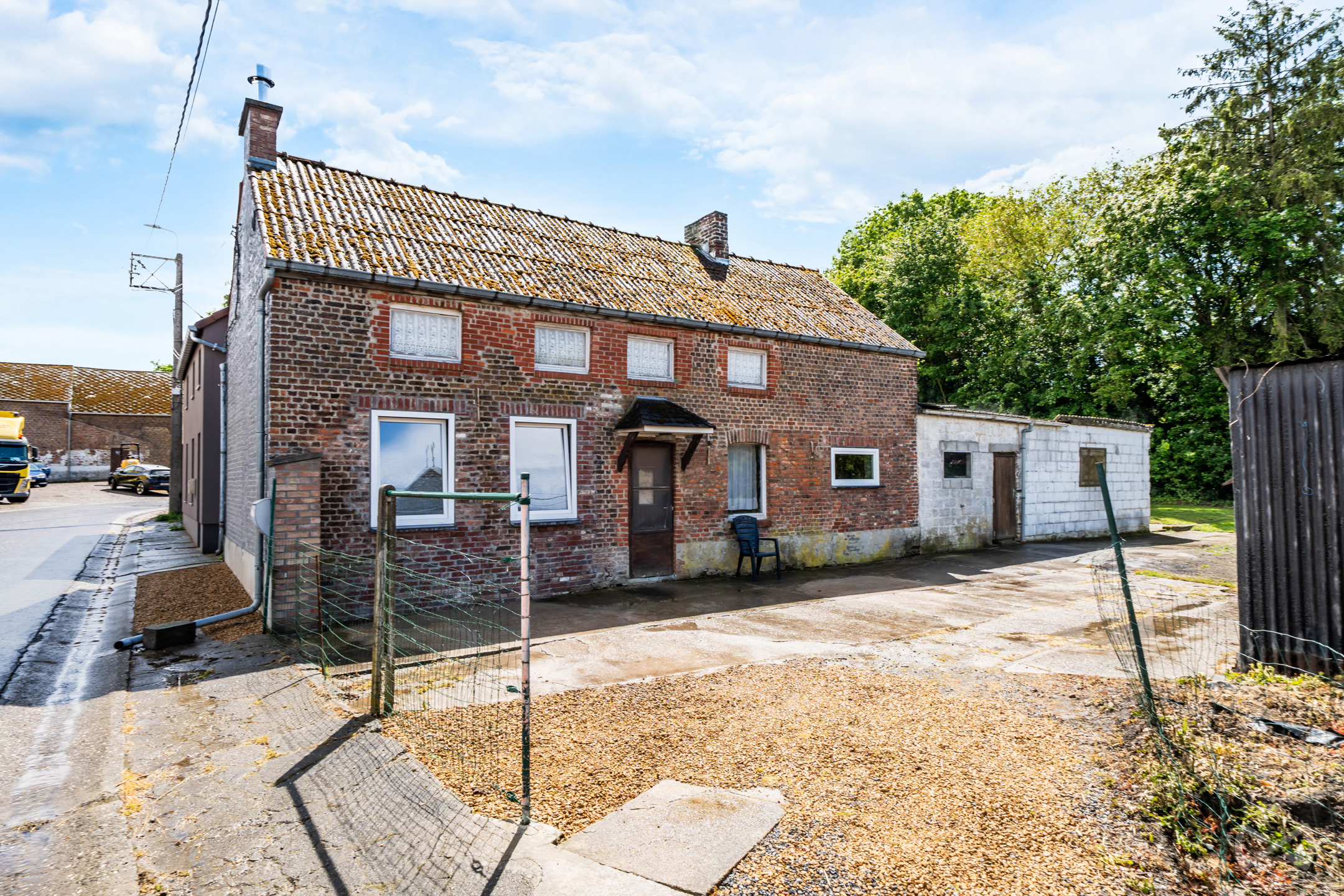 Maison à vendre à Ambresin avec 2 chambres - photo 2