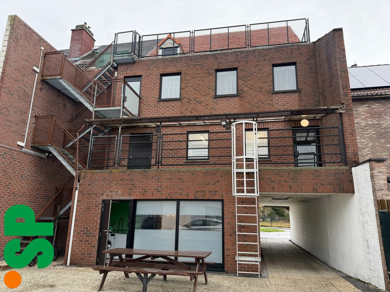 Studentenhuis met 11 kamers en parking + fietsenberging achteraan. - foto 5