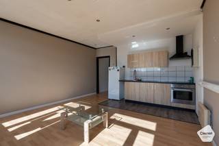 Charmant één-slaapkamerappartement gelegen op de vierde verdieping (zonder lift) van een geklasseerd gebouw. Dit appartement combineert...