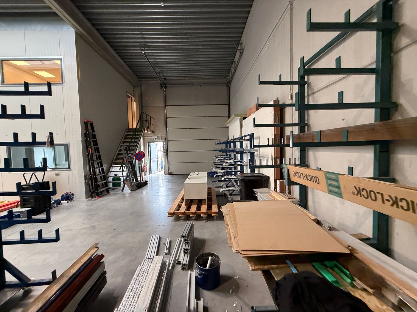 Instapklaar magazijn op toplocatie nabij op- en afrit E40 Erpe-Mere - photo 2