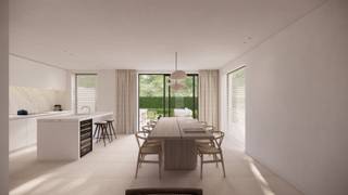 <span><span><strong>--- 21% BTW? DAT IS PASSÉ! KOOP NU AAN 6% BTW! ---<br />--- BESPAAR TIENDUIZENDEN EURO'S !!! ---</strong></span></span><br /><br /><span><span>Residentieel wonen in het centrum van <strong>Westrozebeke</strong> vlakbij Roeselare & Staden.<br /><br /><strong>Residentie GILDHOF</strong> is een kleinschalig én zeer energiezuinig nieuwbouwproject bestaande uit <strong>3 appartementen, 6 garages en 2 woningen</strong>. Het betreft telkens 3 ruime en lichtrijke drieslaapkamerappartementen, gelegen op een unieke en centrale ligging in de schaduw van de kerk.<br /><br />Comfort, energiezuinigheid, kwaliteit en centrale ligging zijn de eigenschappen van deze residentie. <br /><br />Tijdens de ontwerpfase werd veel aandacht geschonken aan enerzijds de energiezuinigheid en anderzijds het wooncomfort van de bewoners:</span></span>
<ul>
<li><span><span>Praktische indeling;</span></span></li>
<li><span><span>veel lichtinval;</span></span></li>
<li><span><span>optimale oriëntatie;</span></span></li>
<li><span><span><strong>tuin of ruim terras;</strong></span></span></li>
<li><span><span>...</span></span></li>
</ul>
<span><span>Op deze manier is het zowel binnen als buiten aangenaam vertoeven in deze residentie.<br /><br />Op het gelijkvloers zijn er tevens ook 6 garageboxen voorzien (uitgerust met <strong>laadpunt voor elektrische wagen</strong>). Telkens met een afmeting van +- 3.00 m x 5.74 m. Allen zijn ze voorzien van een <strong>geautomatiseerde sectionaalpoort</strong>.<br /><br />De moderne lijn van het gebouw en de keuze van materialen (waarbij de nodige aandacht werd besteed aan duurzaamheid, door recup van bestaande bakstenen/gevelstenen) zorgen voor een hedendaagse en tijdloze uitstraling waarbij energiezuinigheid en kwaliteit hoog in het vaandel worden gedragen.</span></span><br /><br /><span><span>De 3 appartementen hebben bewoonbare oppervlaktes variërende van 113 m² tot 128 m². De 2 woningen beschikken over woonoppervlaktes inclusief zolder van respectievelijk 174 m<sup>2</sup> en 181 m<sup>2</sup>. Zowel voor wie op zoek is naar een ruim drieslaapkamerappartement of voor wie droomt van een comfortabele nieuwbouwwoning zijn er dus mogelijkheden binnen ons aanbod.<br /><br />Alle appartementen en woningen in Residentie Gildhof zijn uitgerust met de <strong>nieuwste energiezuinige technieken</strong>, nl. <strong>vloerverwarming in combinatie met warmtepomp (lucht/water)</strong>. Hierdoor geniet u heel het jaar door over een aangenaam binnenklimaat. Ieder appartement en woning zal beschikken over een <strong>privatieve regenwaterput </strong>van 5.000 L tot 7.500 L, alsook over zijn eigen <strong>fotovoltaïsche zonnepanelen</strong> op het dak van de residentie. Voor de afwerking (materiaalkeuzes) heeft de bouwheer voldoende budget voorzien zodat u als koper kan genieten van mooie keuzes bij de leveranciers. Het lastenboek en de lijst van de leveranciers zijn te verkrijgen bij de makelaar. </span><strong><em><span>Uiteraard kan alles volledig op maat van de wensen van de klant afgewerkt worden. </span></em></strong><br /><br /><span>Ideaal voor wie op zoek is naar een vaste woonplaats, een tweede verblijf of een veilige investering met groeiende meerwaarde. Kom langs op ons kantoor en ontvang een unieke verkoopbrochure van Residentie 'Gildhof'.<br /><br /><strong>!! Aankoop aan het voordeel-tarief van 6% is mogelijk !! </strong>- << onder voorwaarden >><br /><br />De oplevering van dit nieuwbouwproject is voorzien in het najaar van 2026 (onder voorbehoud).</span></span><br /><br /><span><span>Bent u op zoek naar een prachtig en ruim appartement met 3 slaapkamers gelegen in een kleinschalige residentie of een stijlvolle, comfortabele nieuwbouwwoning? Plan dan snel uw afspraak! Contacteer ons op het nummer <strong>051 50 11 51</strong> of mail naar <strong>diksmuide@diksimmo.be</strong>. Wij komen ook met plezier tot bij u langs voor een persoonlijke uitleg en voorstelling van het project.</span></span>