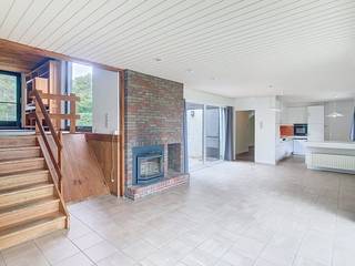 Deze vrijstaande woning in de Boescheepseweg, op een kilometer van de ring van Poperinge, is zeer rustig gelegen met mooie vergezichten aan...