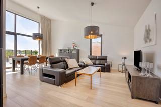 WONEN AAN DE HORIZON: MODERN PENTHOUSE TE ROTSELAAR MET PANORAMISCH UITZICHTEen zeldzame vondst, waarin je jezelf elke dag vindt. Welkom in het hart...