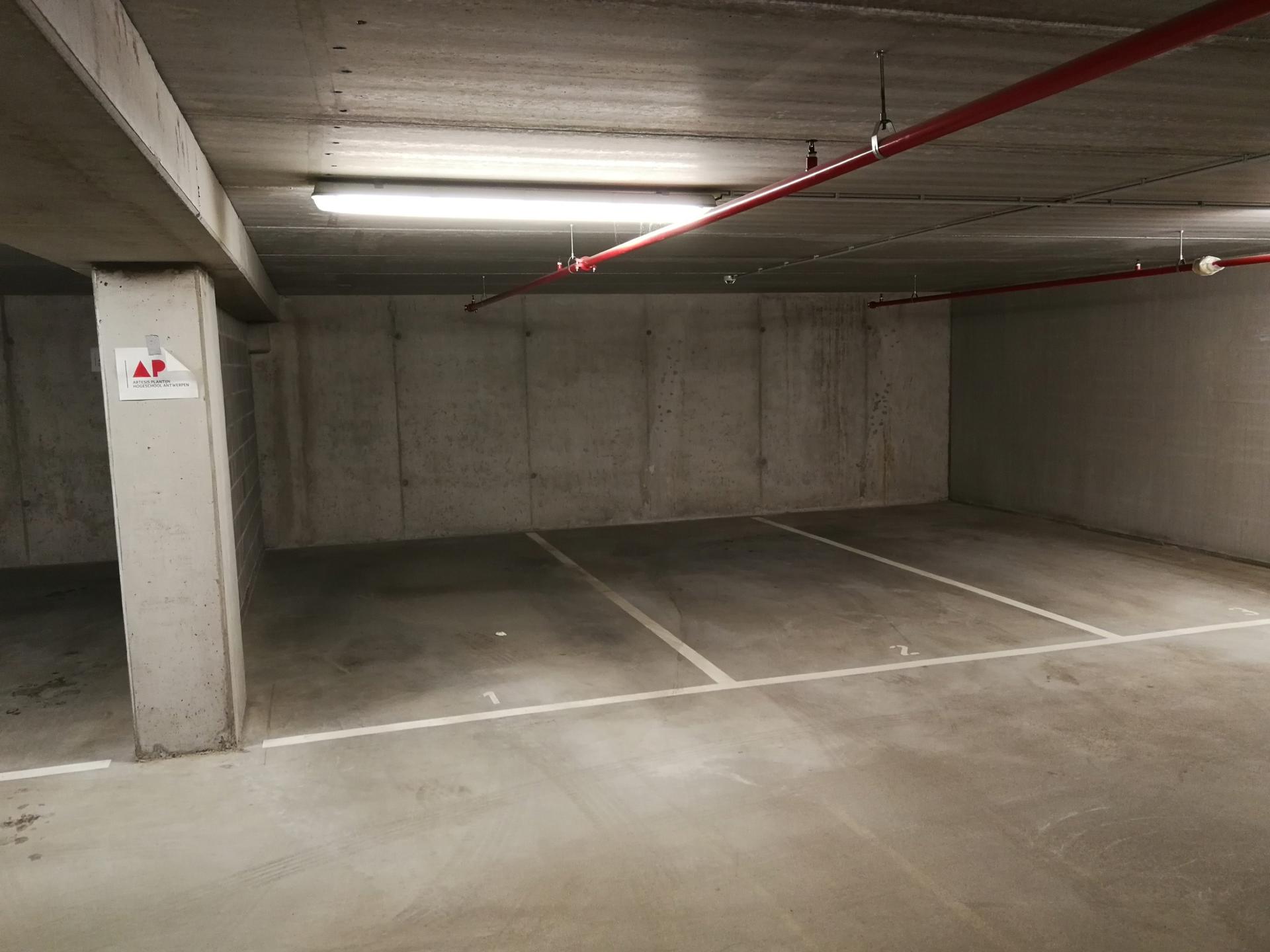 ANTWERPEN - Comfortabele parkeerplaats - foto 3
