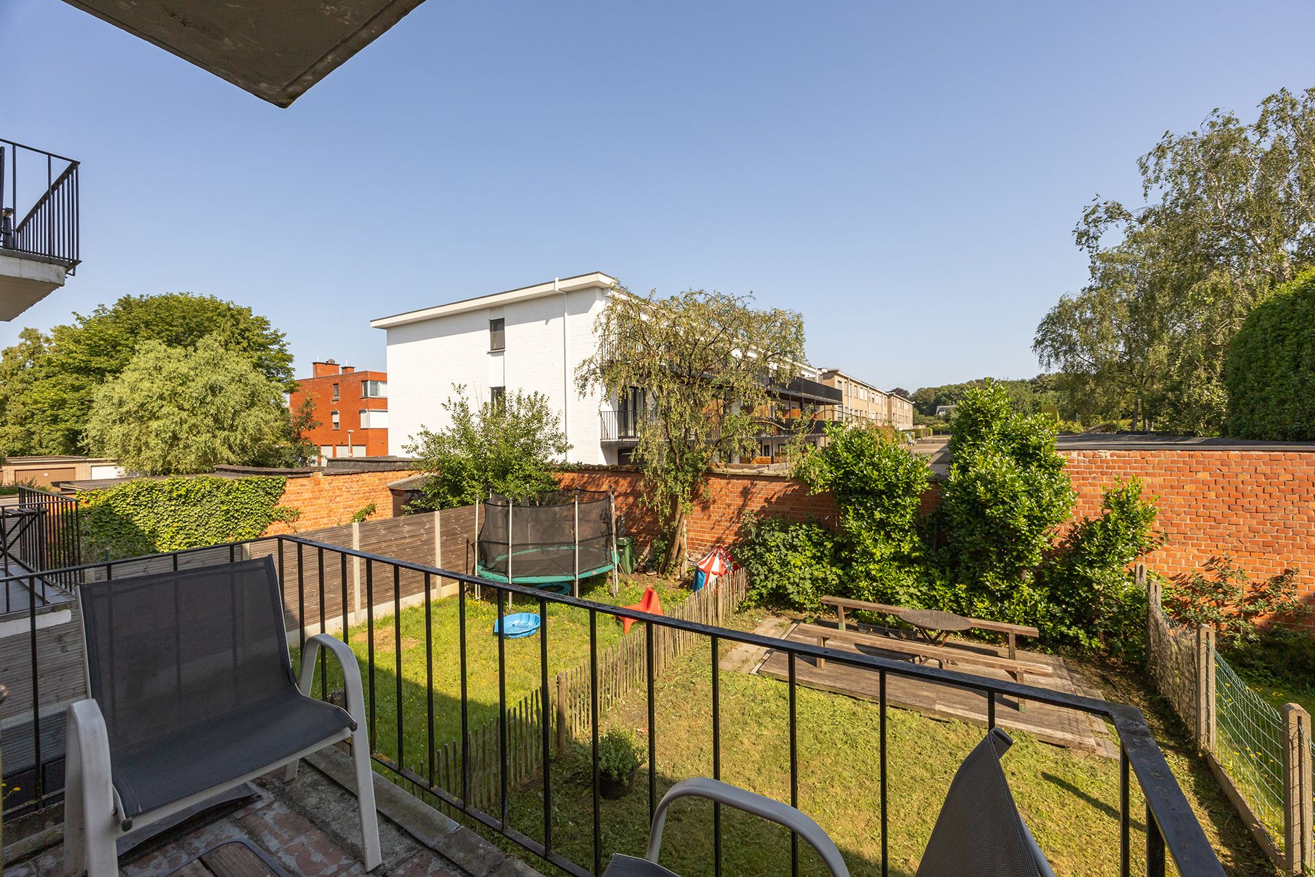 Gebouw met 2 appartementen, tuin en garage - foto 4