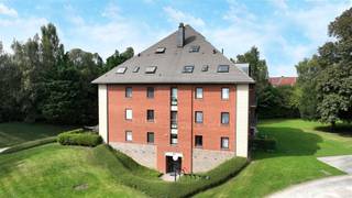 SOUS OPTION Dans un très bel environnement résidentiel paisible à deux pas du centre et de la gare, un très bel appartement en duplex au dernier...