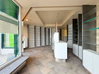 Leuk handelspand van ca. 115 m² met een extra grote kelderberging van 42 m², goed gelegen in de Brusselstraat van Zeebrugge. Goede locatie met...