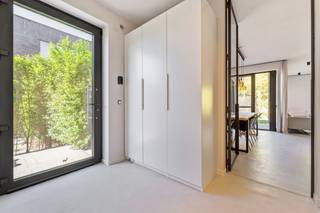 Recente halfopen bebouwing met 4 slaapkamers, garage en tuin in Beerzel.Ontdek deze recente en energiezuinige halfopen bebouwing (bouwjaar 2023),...