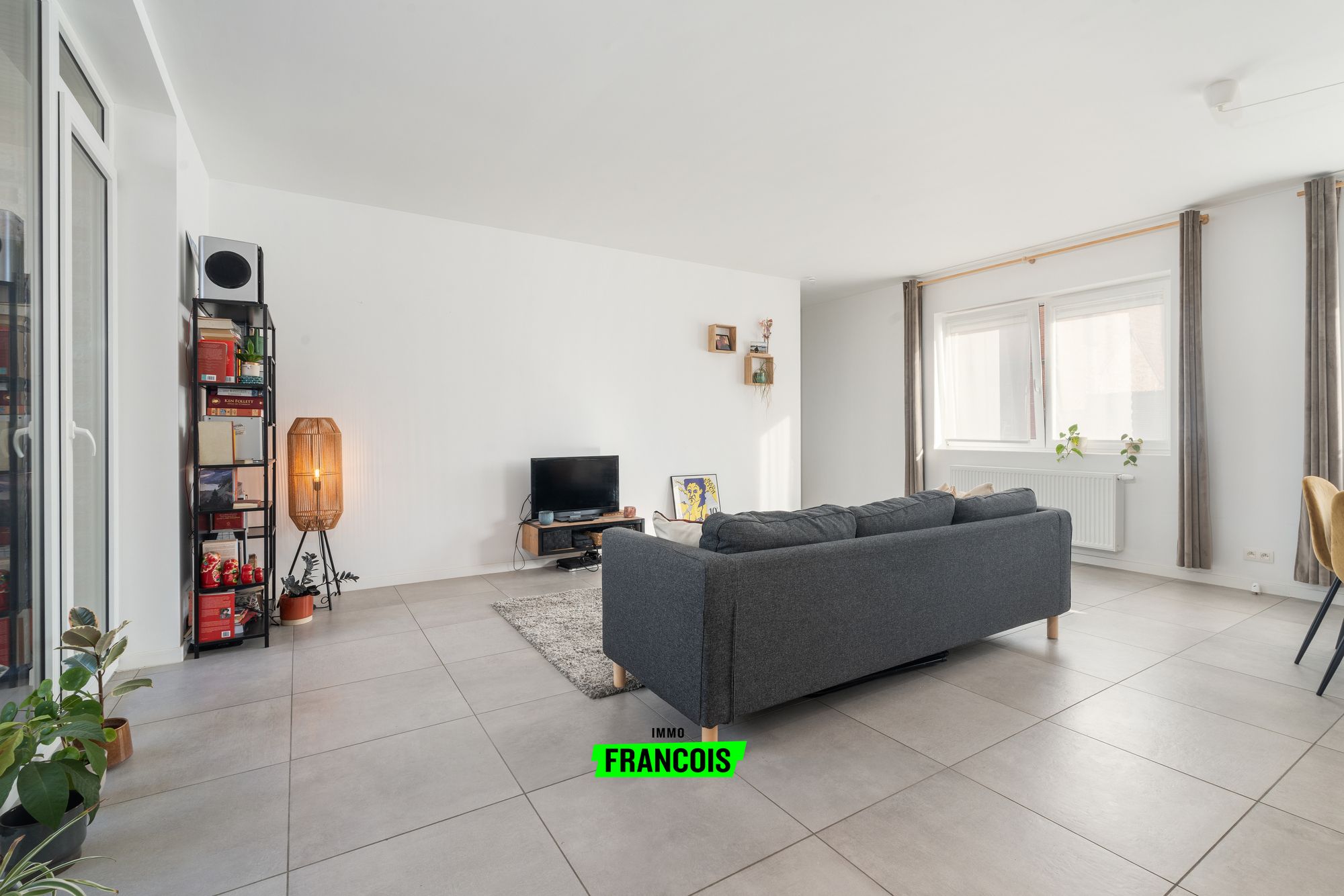 Modern appartement in kleinschalig gebouw nabij centrum Oostende. - foto 3