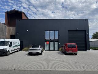 Commercial for rent in Ravels