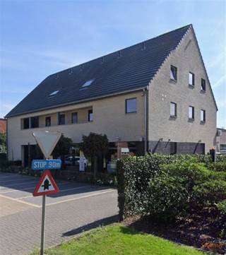 Te koop bij AnimoVastgoed!! Handelspand op toplocatie te ZonhovenOntdek dit goed gelegen handelspand in Zonhoven.Dit eigentijdse en ruime pand biedt...