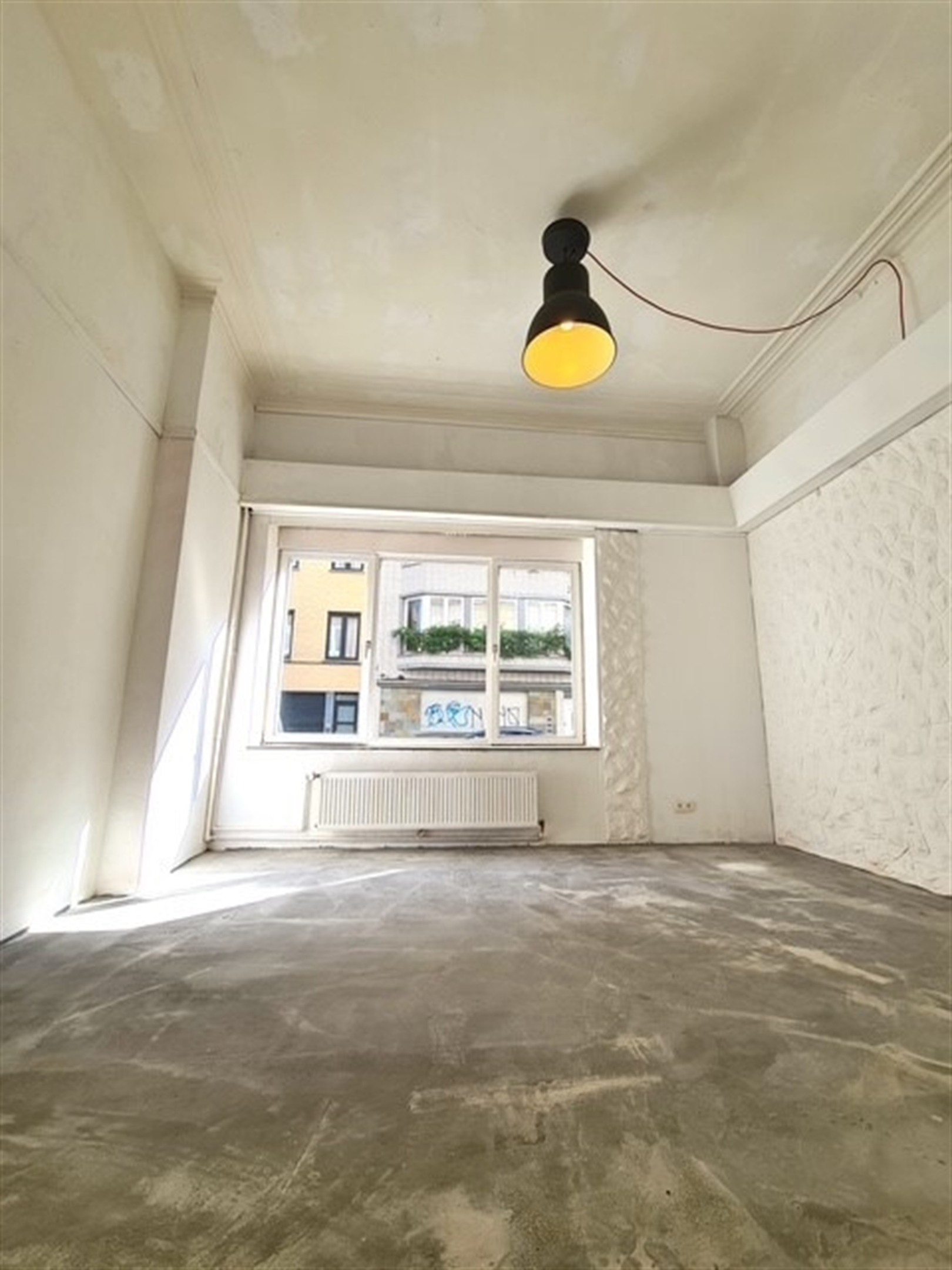 Sainte-Catherine ∣ Commercial ground floor with basement - photo 4