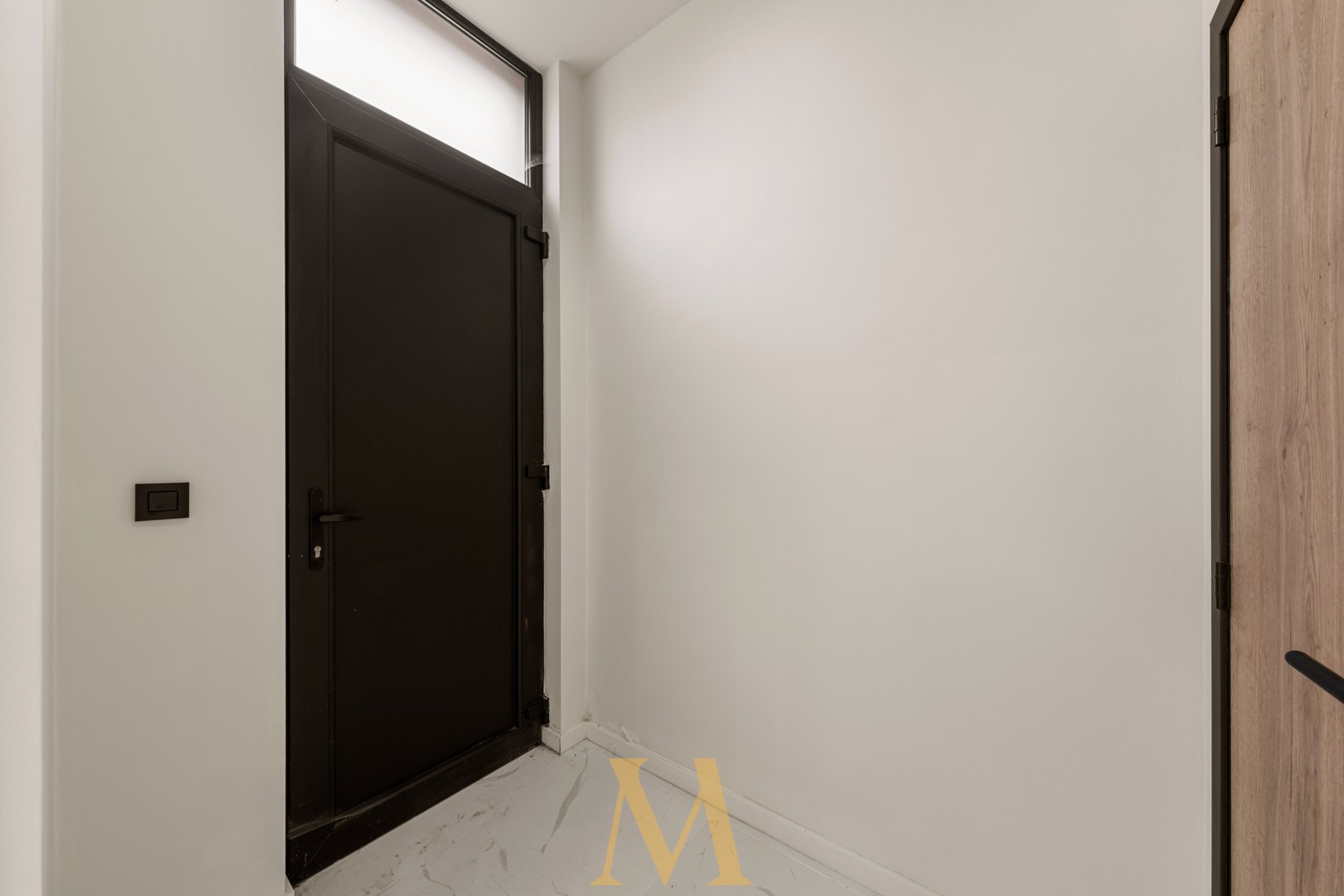 Recent gerenoveerde rijwoning nabij centrum van Kortrijk - photo 3