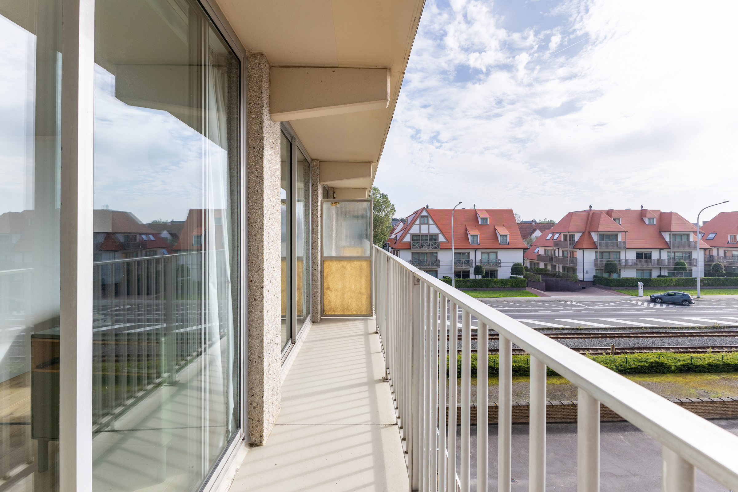 Lichtrijk en gerenoveerd appartement te koop in Nieuwpoort! - foto 5