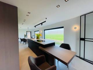 Damme, vlakbij Moerkerke Tot in de puntjes LUXUEUS gerenoveerde ENERGIEZUINIGE open bebouwing , alles op het gelijkvloers