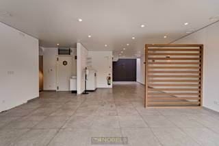 Te huur: veelzijdig handelspand met woonst en tuin in BrakelDit MULTIFUNCTIONEEL pand biedt de perfecte combinatie van wonen en werken, STRATEGISCH...