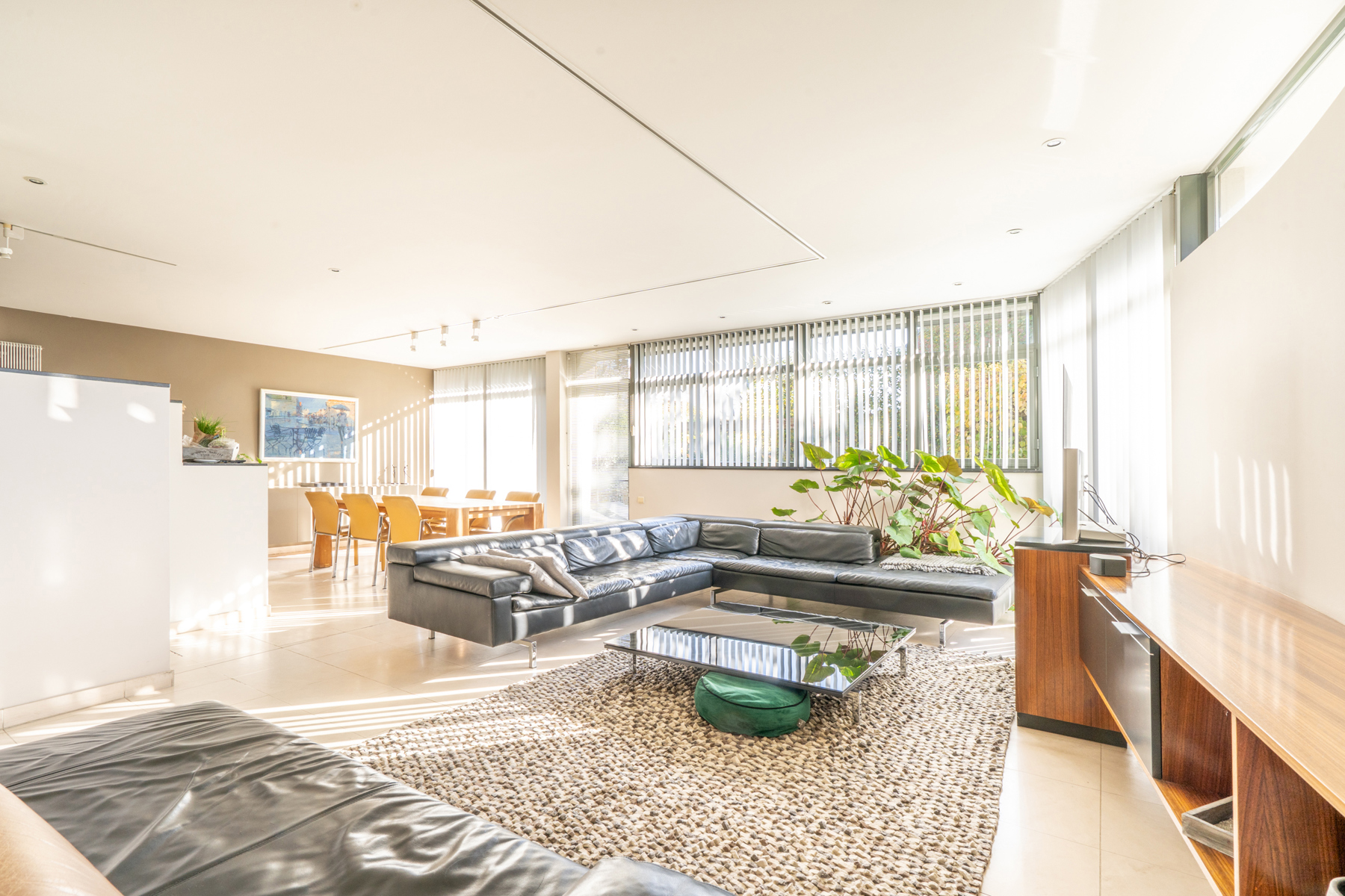 ARCHITECTURALE HALFOPENBEBOUWING MET LICHTRIJK INTERIEUR  - foto 5