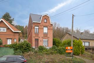 Deze karaktervolle herenwoning, gebouwd in 1920, bevindt zich in het hart van Gelrode en werd door de jaren heen grondig en met respect voor...
