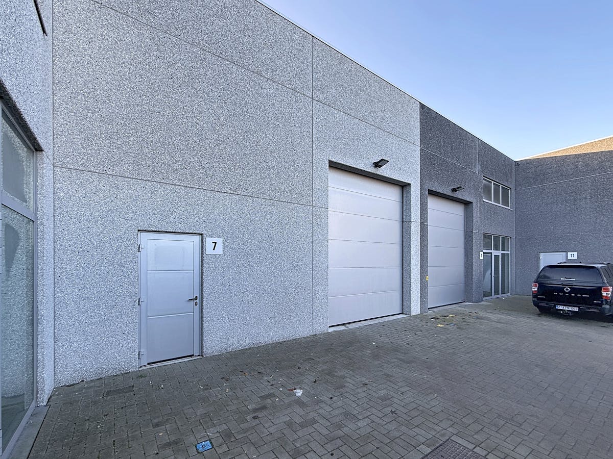 Nieuwbouw KMO-unit (375 m²) te huur in Lievegem - foto 2