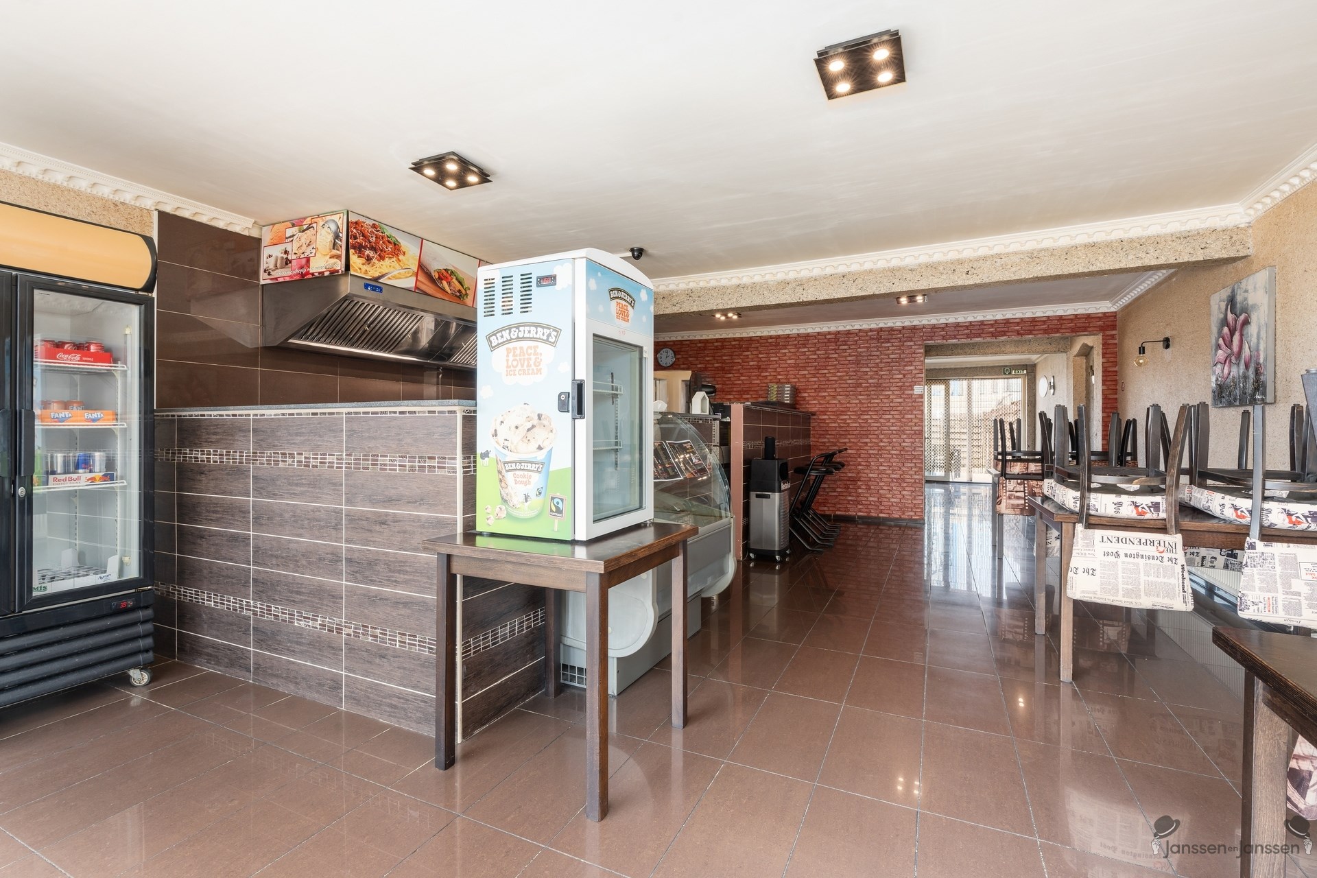 Opbrengsteigendom met 2 verhuurde appartementen en handelsgelijkvloers in het centrum van Brecht - foto 5