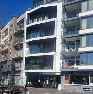  TE KOOP: MODERN EN ENERGIEZUINIG APPARTEMENT IN HARTJE GENK Bent u op zoek naar een stijlvol en instapklaar appartement op een toplocatie? Dan is...