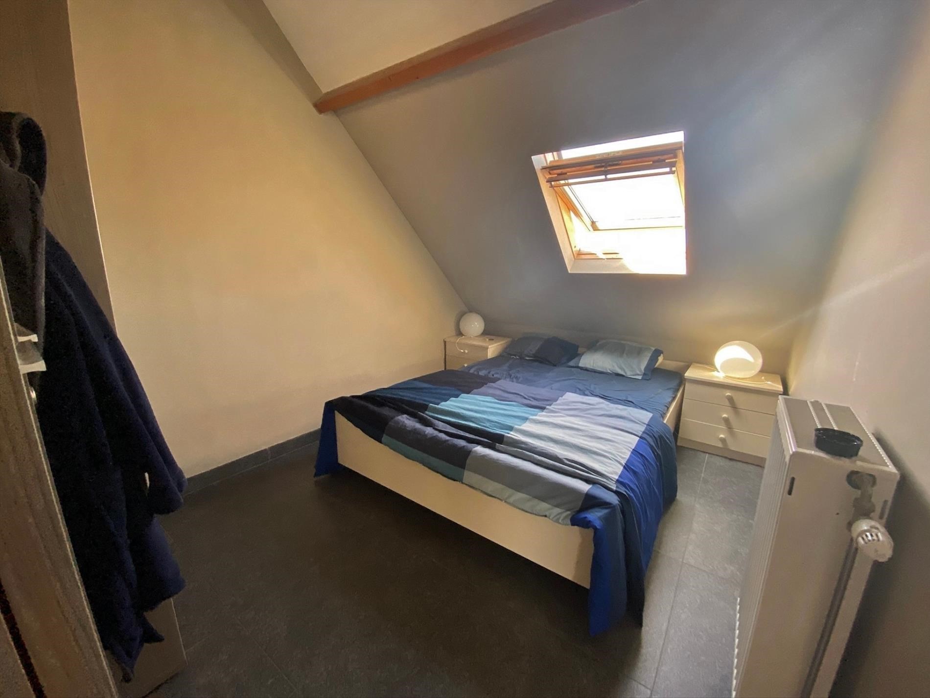 Vernieuwd, bemeubeld dakappartement nabij het centrum en station. - foto 5