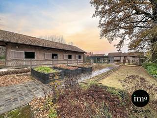 Ontdek met IMMO STORE dit UITZONDERLIJK LANDHUIS op een PRACHTIG DOMEIN van 1,56 hectare, waar RUST, RUIMTE en ELEGANTIE samenkomen. Het huis...