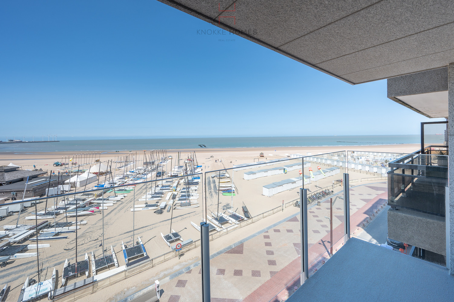 Prachtig gerenoveerd appartement met frontaal zeezicht in Duinbergen - photo 1