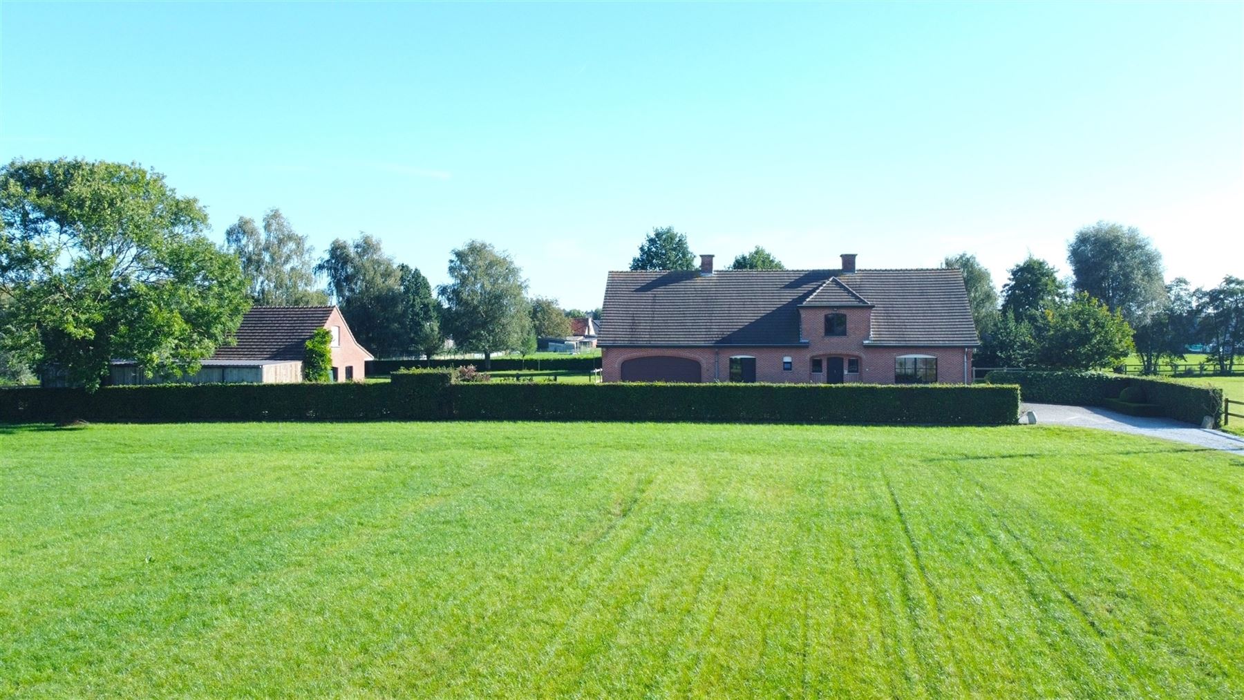 Ruime villa met 4 ruime slaapkamers en weide - foto 3
