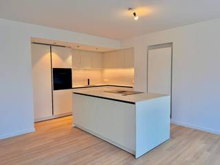 Appartement rénové avec finitions luxueuses au cœur de La Panne.Hall d'entrée, cuisine ouverte et équipée, living lumineux avec terrasse, salle de...