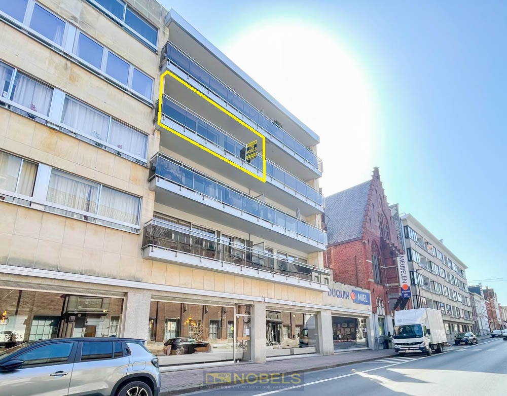 Te huur lichtrijk appartement met ruime woonkamer en kelderberging op topligging in het centrum van Ronse. - photo 3