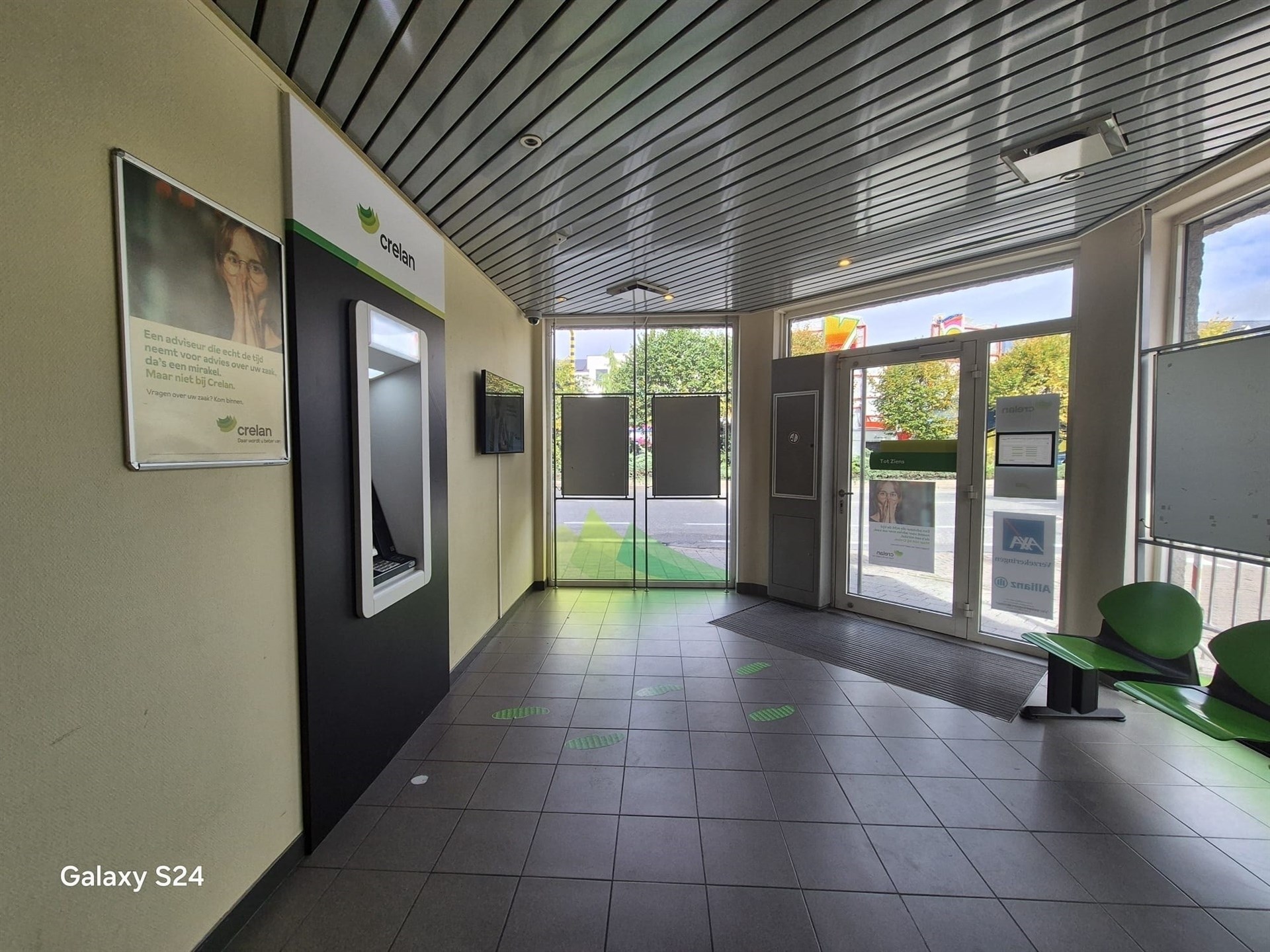 Ruim handelspand te huur – voormalig bankkantoor. - foto 2
