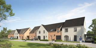 Langs de Hovaerestraat (lot 12) in Koekelare realiseren ze deze moderne, tijdloze woning. Je woont er op een boogscheut van het centrum, op wandelafstand van winkels, scholen en openbaar vervoer. Even uitwaaien in de natuur? Dat kan in het nabijgelegen Koekelarebos en Arboretum.<br /><br />Deze verrassend ruime, energiezuinige nieuwbouwwoning omvat: een inkomhal met toilet, een garage, een ruime woon- en eetkamer met veel lichtinval, aansluitend een -naar eigen keuze ingerichte- open keuken. Op de verdieping: 4 slaapkamers, een badkamer (met bad, inloopdouche en dubbele wastafel), een afzonderlijk toilet en een zolderverdieping op verdiep 2. Je kiest zelf de afwerkingsmaterialen voor keuken, badkamer, vloeren en binnendeuren. Zo kan je precies wonen zoals jij het zelf wilt. De woning heeft een ruime tuin om volop te genieten!<br /><br />Het gebruik van een warmtepomp, in combinatie met vloerverwarming en zonnepanelen zorgt ervoor dat jouw toekomstige energiefactuur onder controle blijft (E10).<br /><br />Een kijkje nemen? Contacteer ons voor meer informatie.<br /><br />Deze prijs is exclusief de bijkomende kosten. Op de bouwgrond betaal je registratierechten (12% in Vlaanderen) en ereloon notaris. Op de constructie 21 % btw