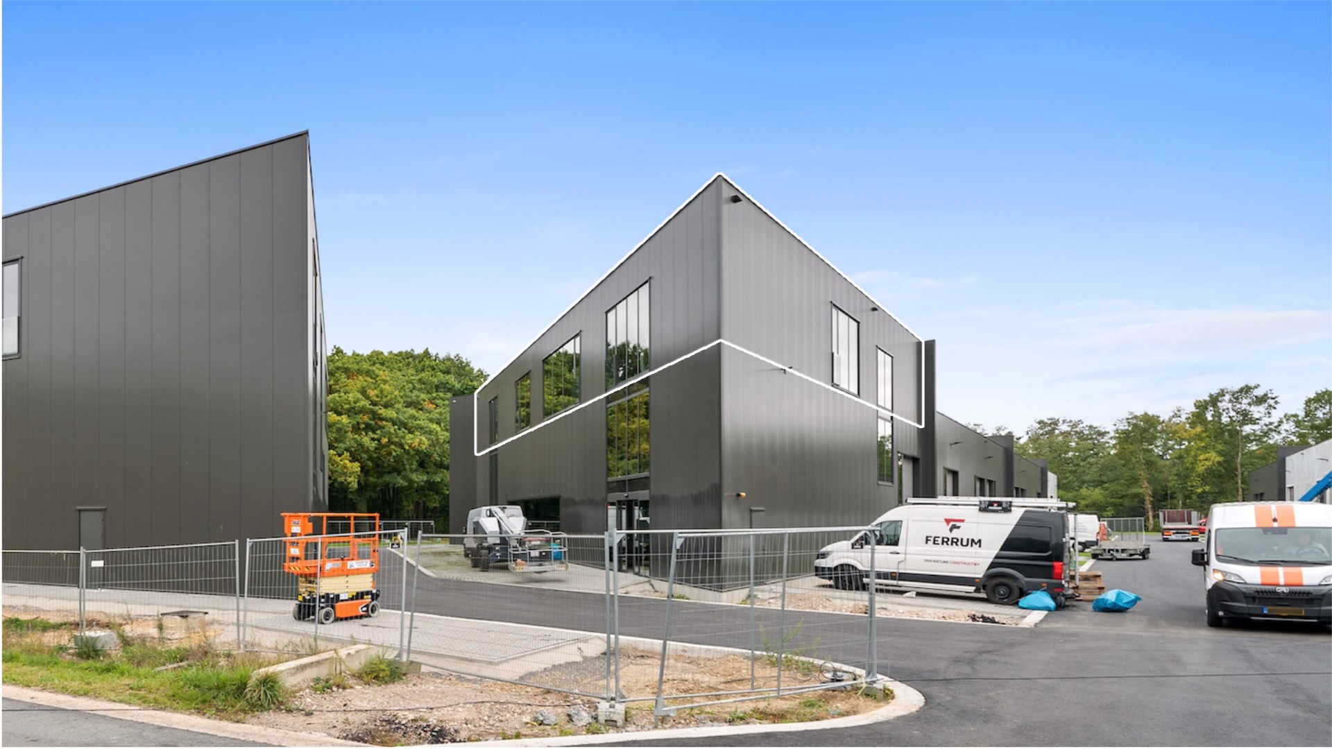 Moderne kantoorruimte van 359m2 op een ideale locatie tussen As en Genk - foto 1