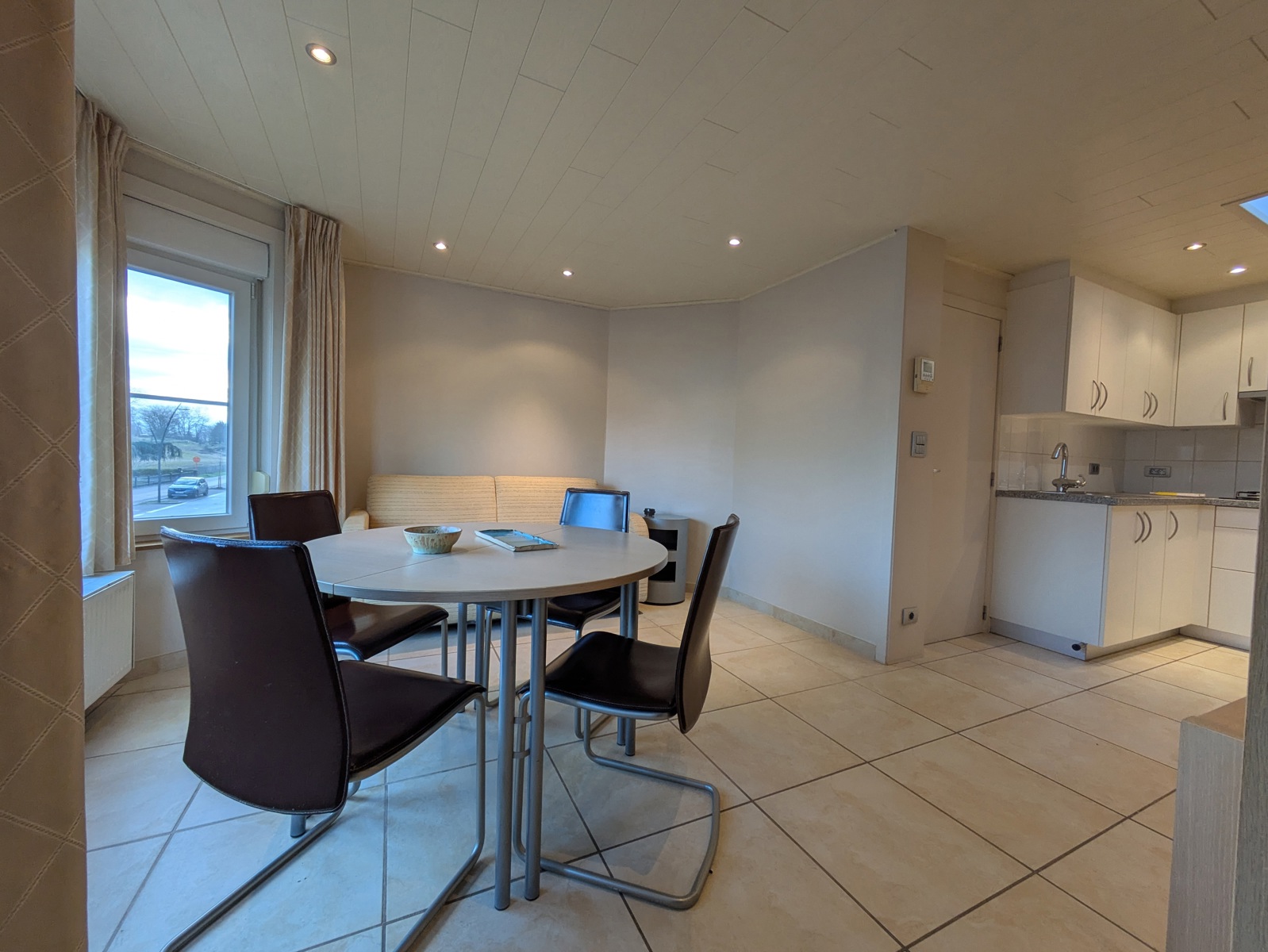 Charmant gerenoveerd 1-slaapkamerappartement met extra slaaphoek - foto 5