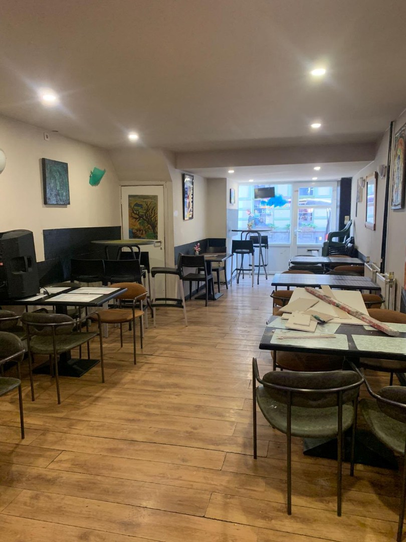 Handelshuis met goed draaiend café en huis met 5 slpk - foto 4