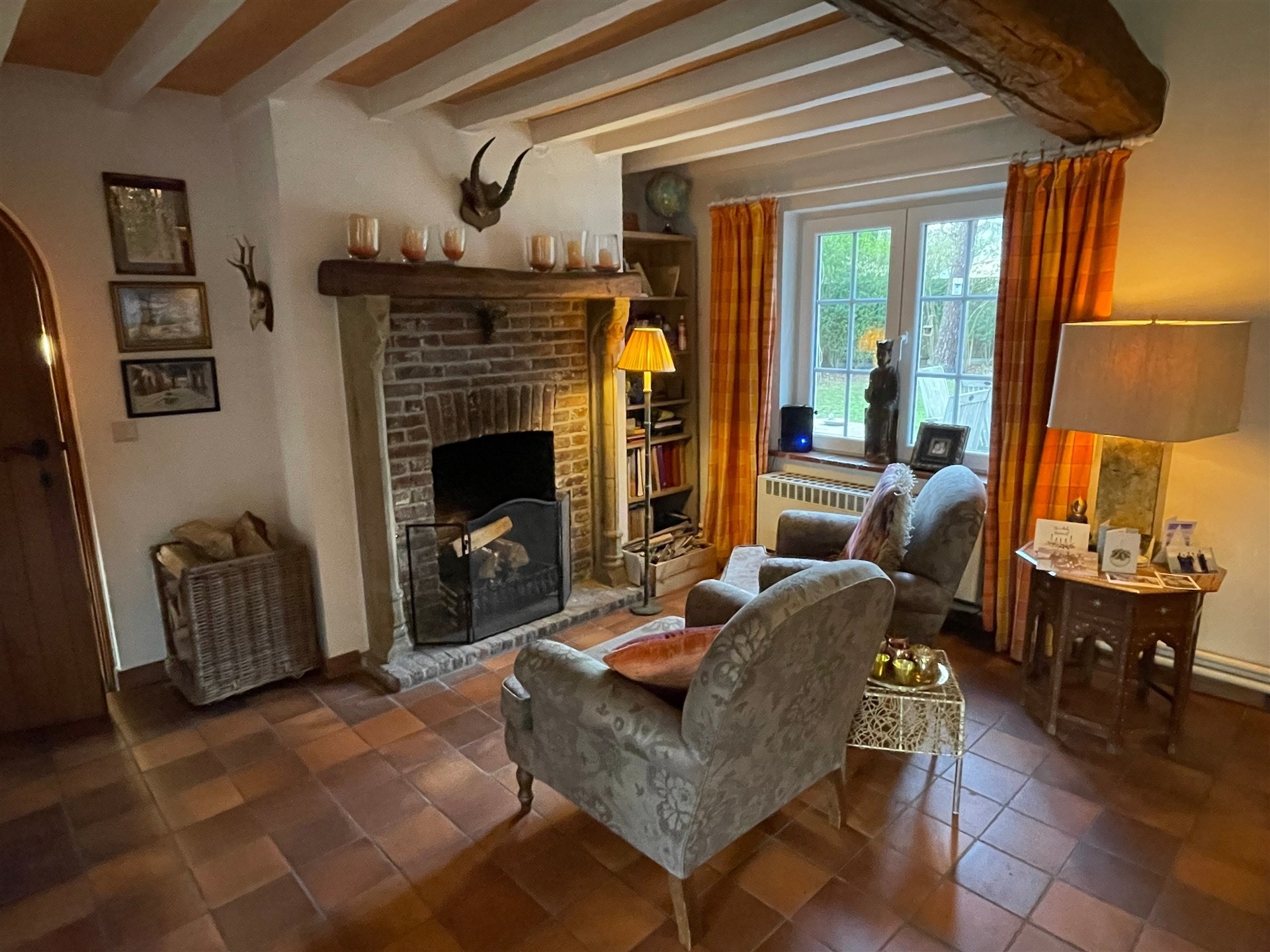 Prachtig midden in het groen gelegen villa in landelijke stijl met tuin en garage. - foto 5