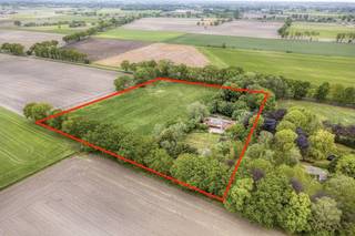 This detached house in Maldegem is located in the countryside for sale, which, in addition to a 14,953m² plot, offers you endless and relaxing...