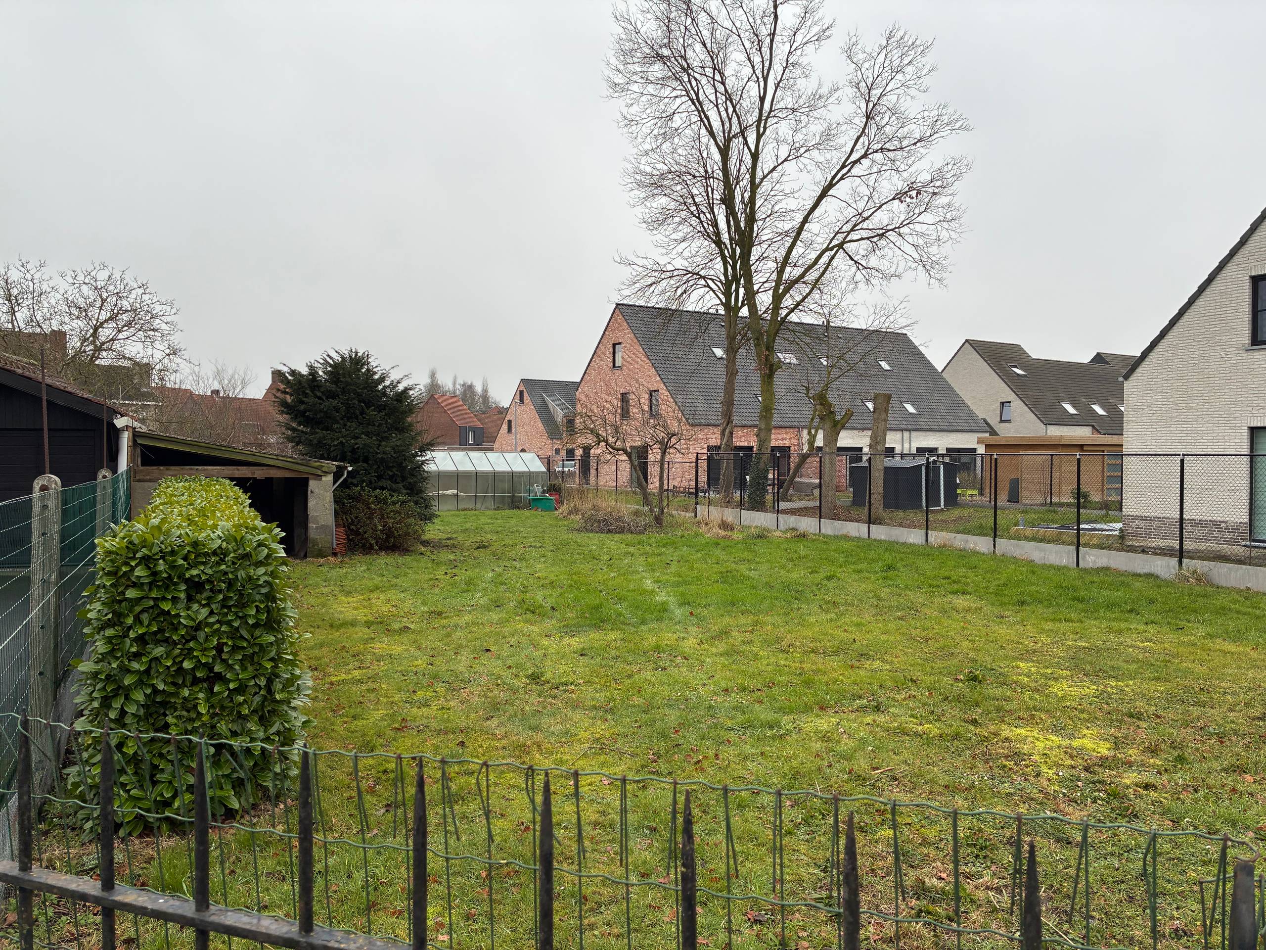 Rustig gelegen perceel bouwgrond - open bebouwing op 865 m² - foto 1