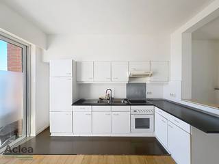 Aangename en lichtrijke duplex met als groot pluspunt het mooie, ruime terras achteraan. Zeer goede ligging vlakbij scholen, het sportcomplex en...