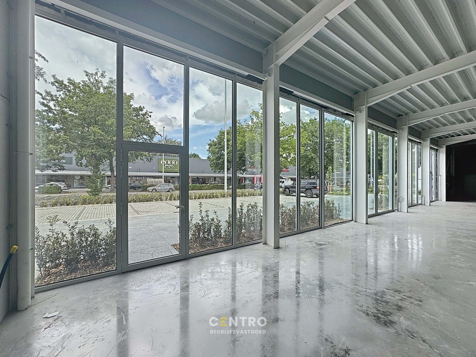 AAA-locatie: Nieuwe HANDELSRUIMTE (521,5m²) te huur met private parkeerplaatsen op het terrein. Langs DE Maalse Steenweg te Brugge (Sint-Kruis) - foto 5