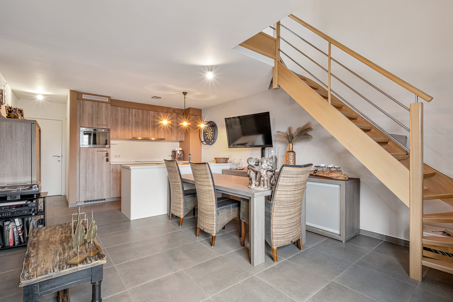 Duplex uit 2016 met 2 slaapkamers en terras - foto 2