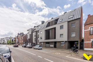 Dit appartement gelegen op de 2de verdieping (bouwjaar 2004) is de ideale woonst voor starters of investeerders. Dankzij het punctueel onderhoud...