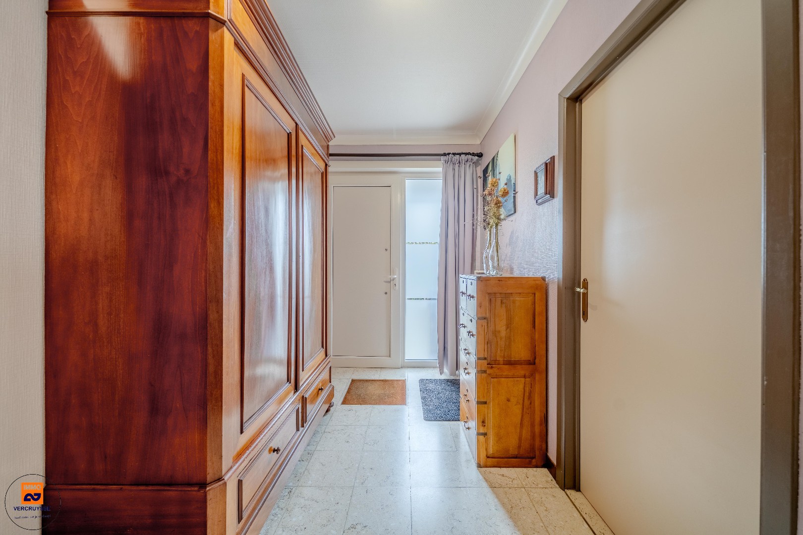 Sfeervol en rustig gelegen bungalow in een rustige woonwijk te Evergem - foto 3